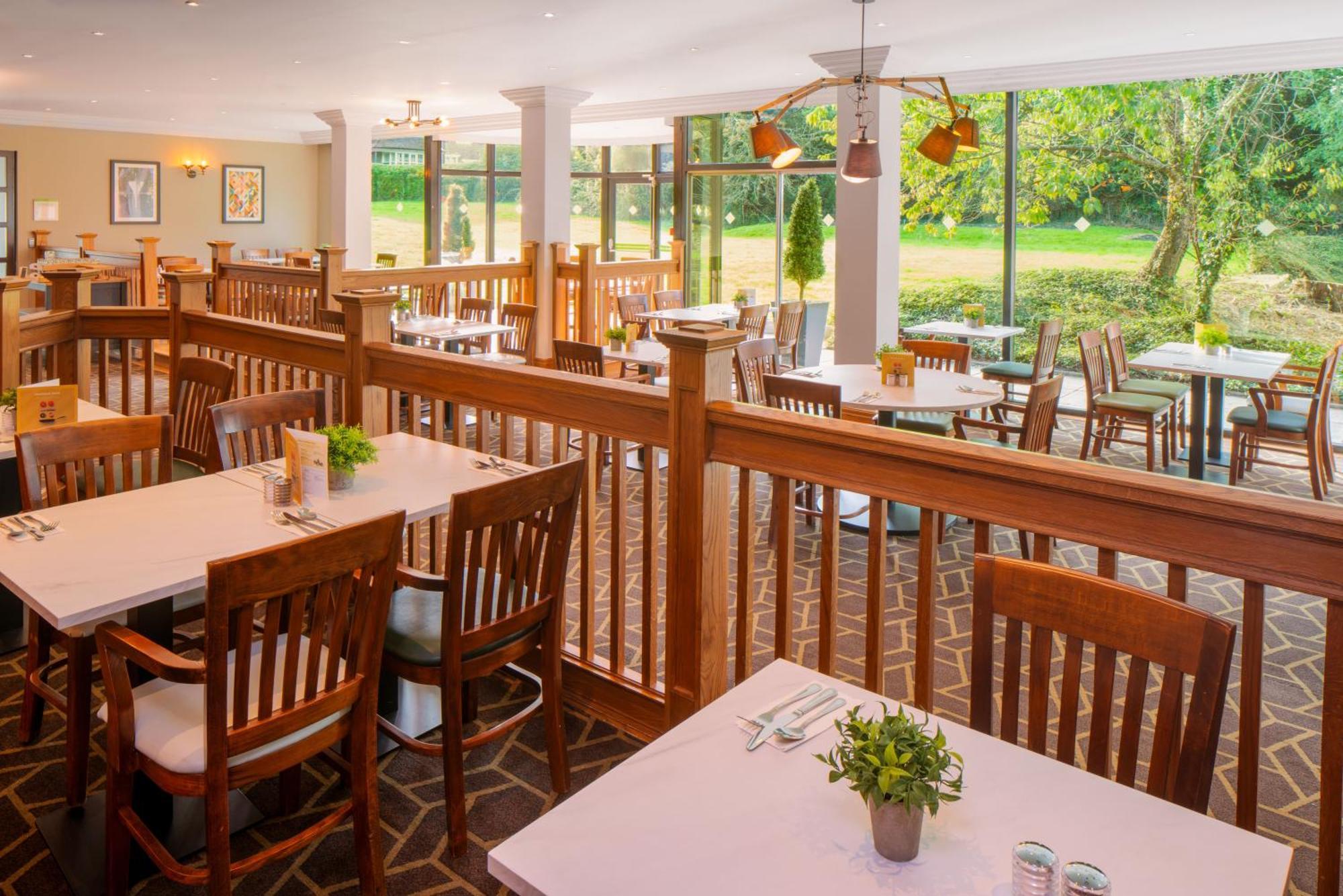 Hotel Bristol Filton By Ihg 4*