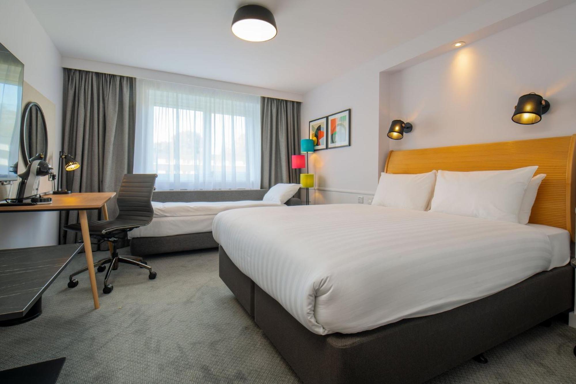 Hotel Bristol Filton By Ihg 4*